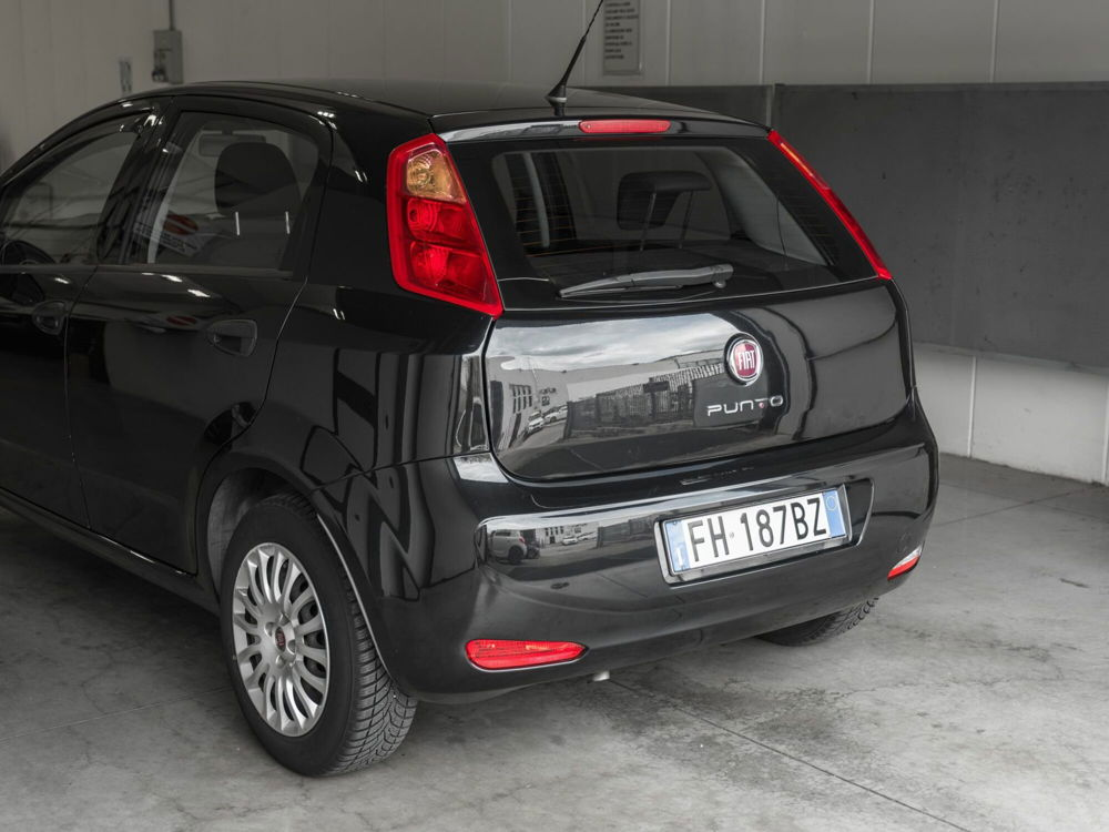 Fiat Punto 1.2 8V 5 porte Lounge  del 2017 usata a Prato (4)
