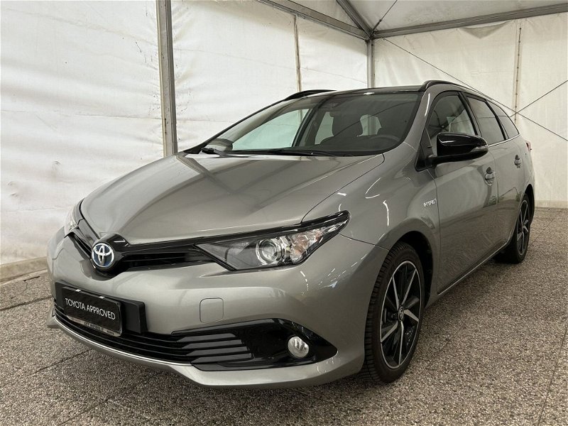 Toyota Auris Station Wagon 1.8 Hybrid Black Edition del 2018 usata a Monza