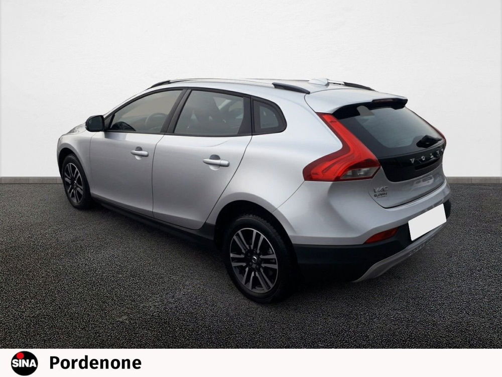 Volvo V40 Cross Country usata a Pordenone (7)