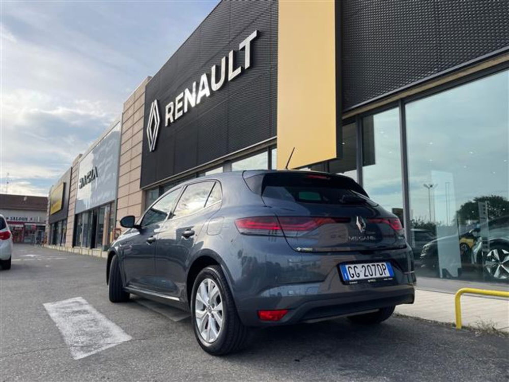 Renault Megane E-Tech Evolution EV60 130cv AC22 del 2021 usata a Parma (3)