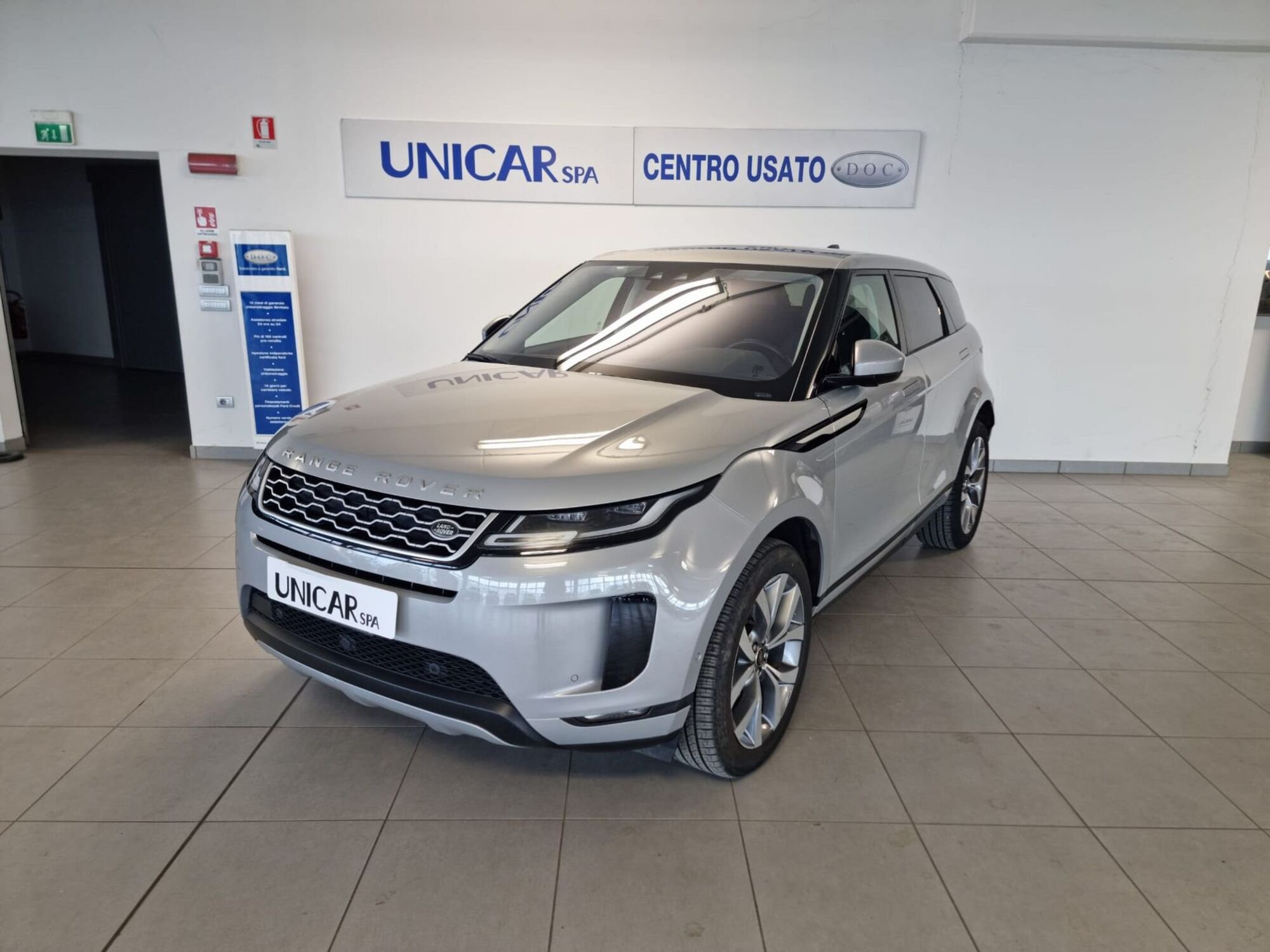 Land Rover Range Rover Evoque 2.0D I4-L.Flw 150 CV AWD Auto SE del 2020 usata a Alba