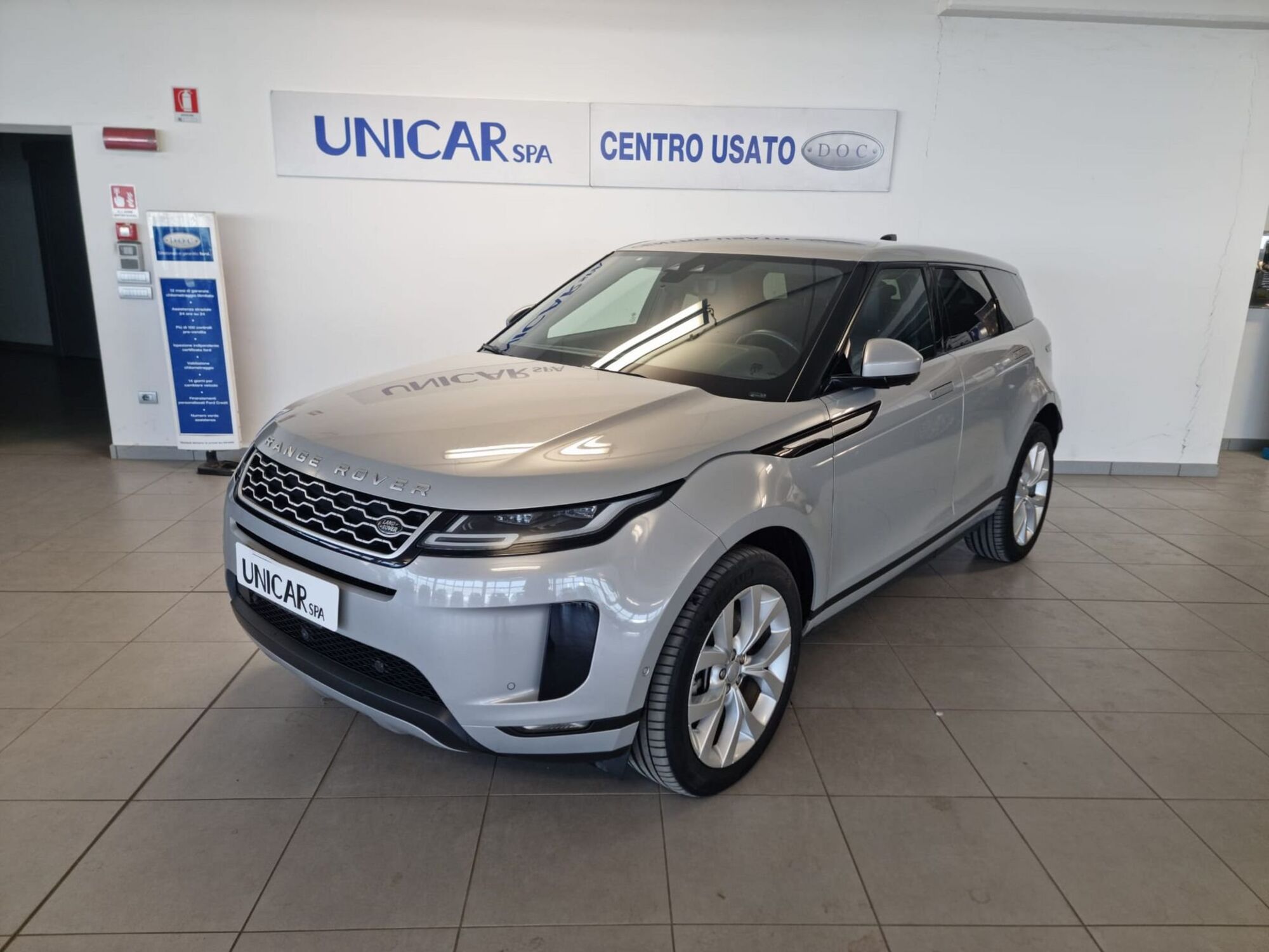 Land Rover Range Rover Evoque 2.0D I4 180 CV AWD Auto HSE del 2020 usata a Alba