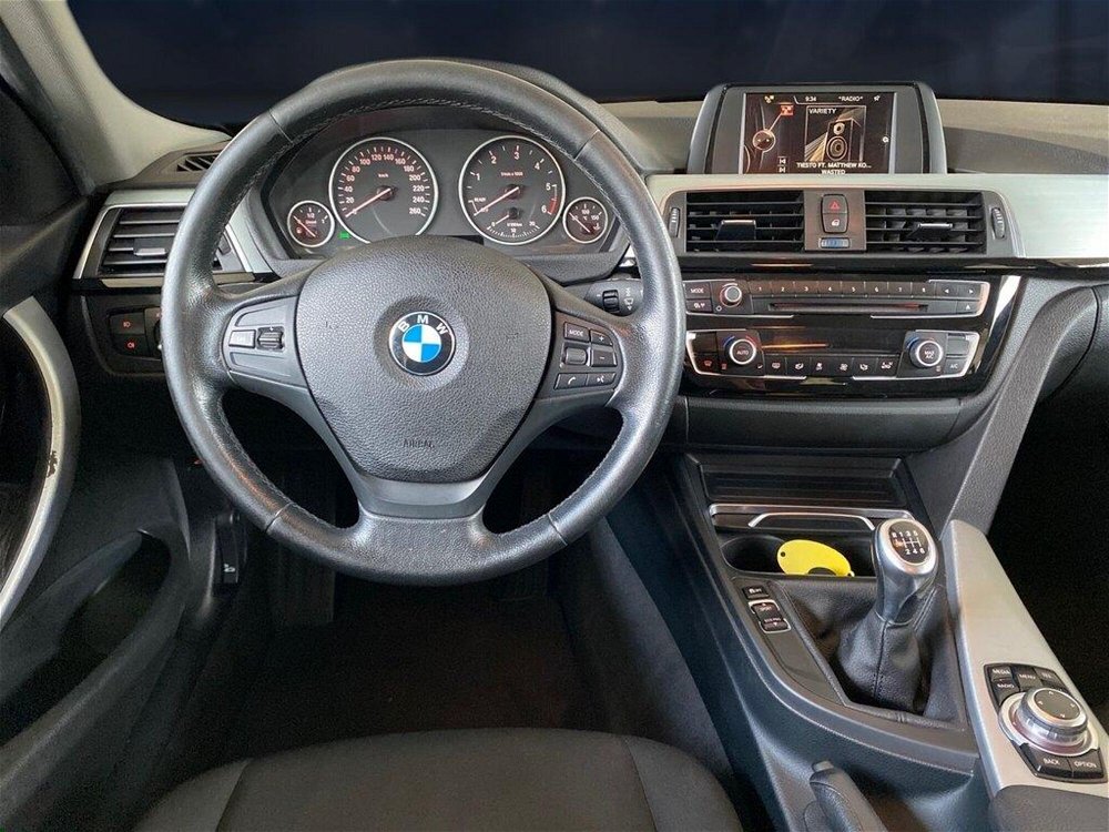 BMW Serie 3 Touring 316d  Sport  del 2017 usata a Torino (5)