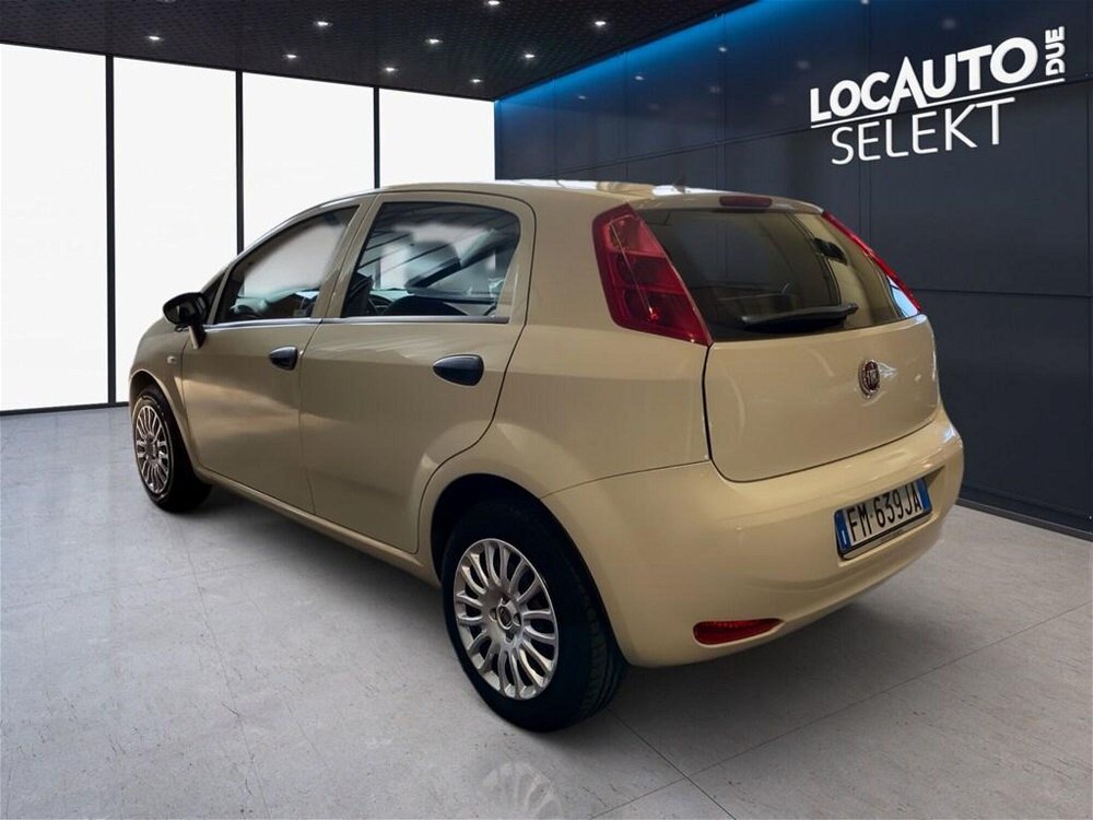 Fiat Punto 1.2 8V 5 porte Lounge  del 2017 usata a Torino (4)