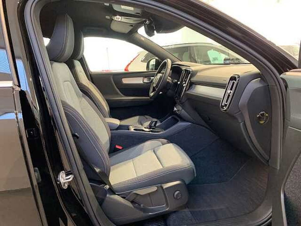 Volvo XC40 usata a Vercelli (9)