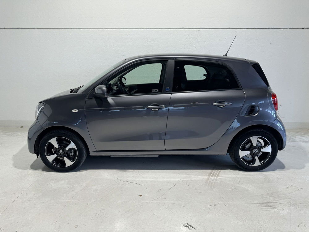 smart forfour forfour EQ Passion  del 2020 usata a Milano (3)