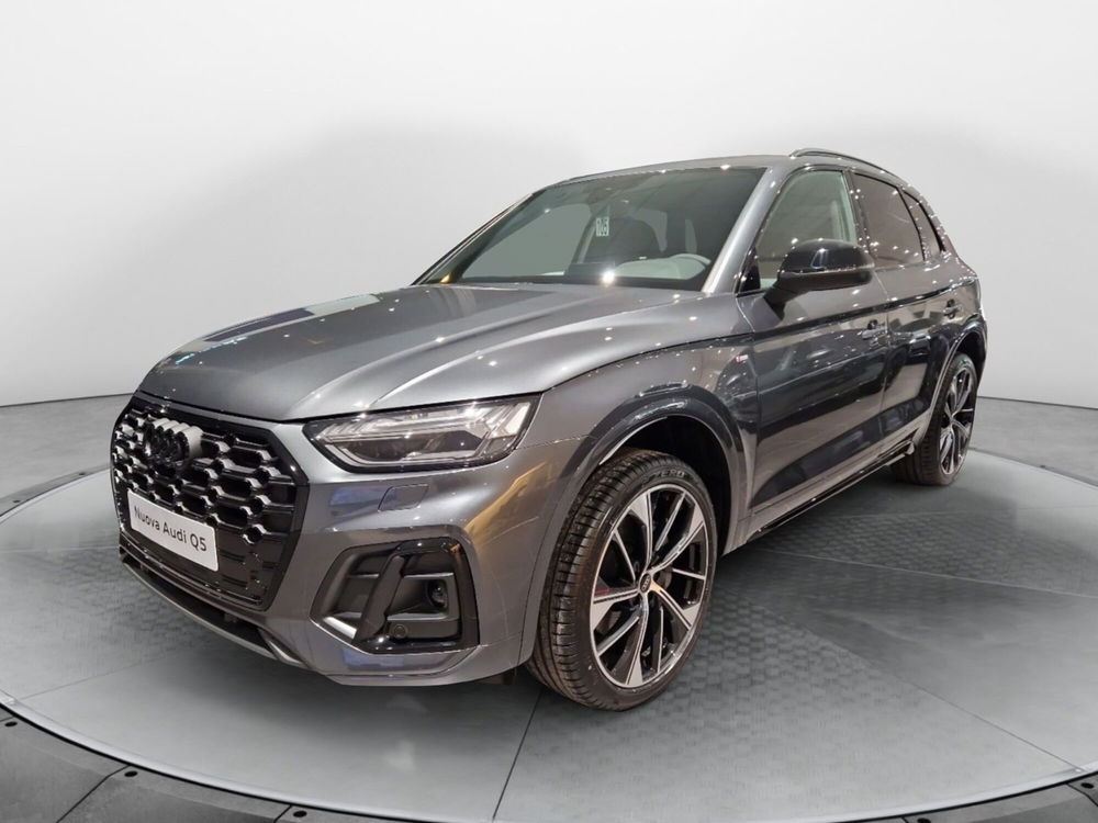 Audi Q5 45 TFSI quattro S tronic Identity Black nuova a Pistoia