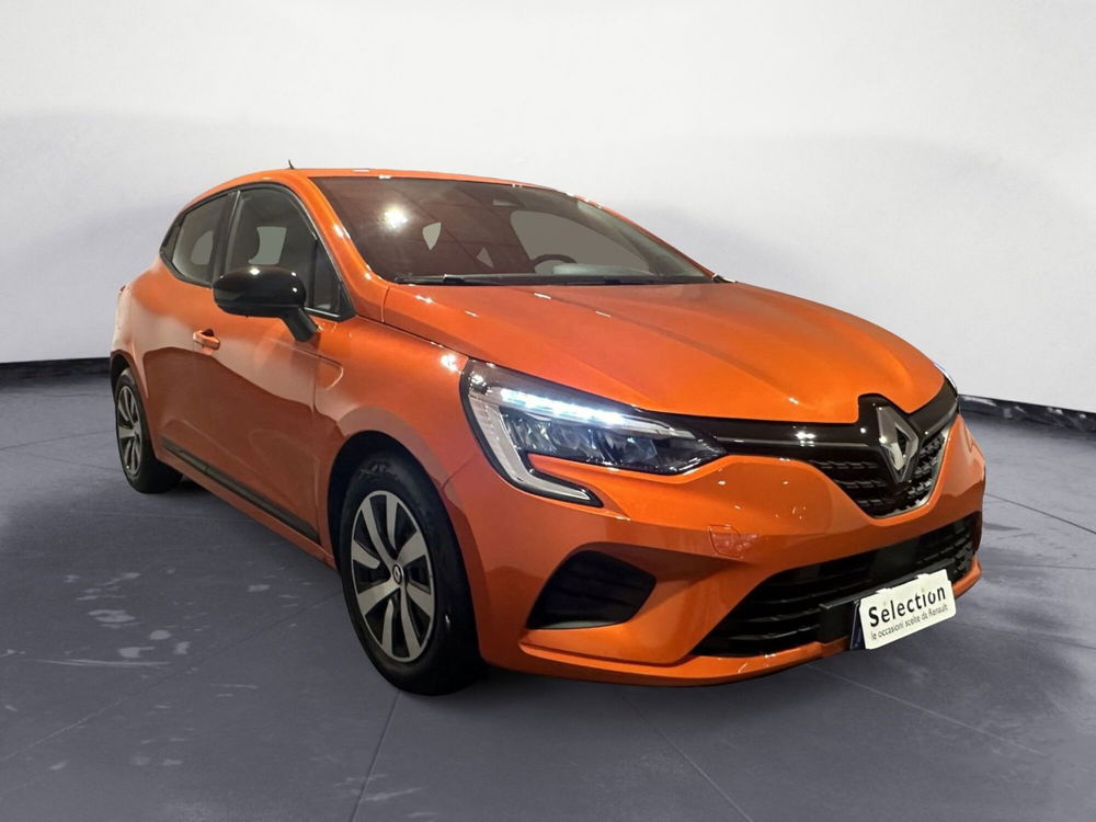 Renault Clio Full Hybrid E-Tech 145 CV 5 porte Equilibre del 2022 usata a Meda (2)