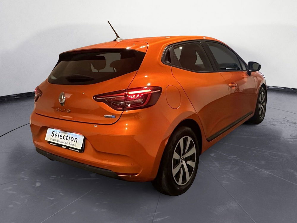 Renault Clio Full Hybrid E-Tech 145 CV 5 porte Equilibre del 2022 usata a Meda (3)