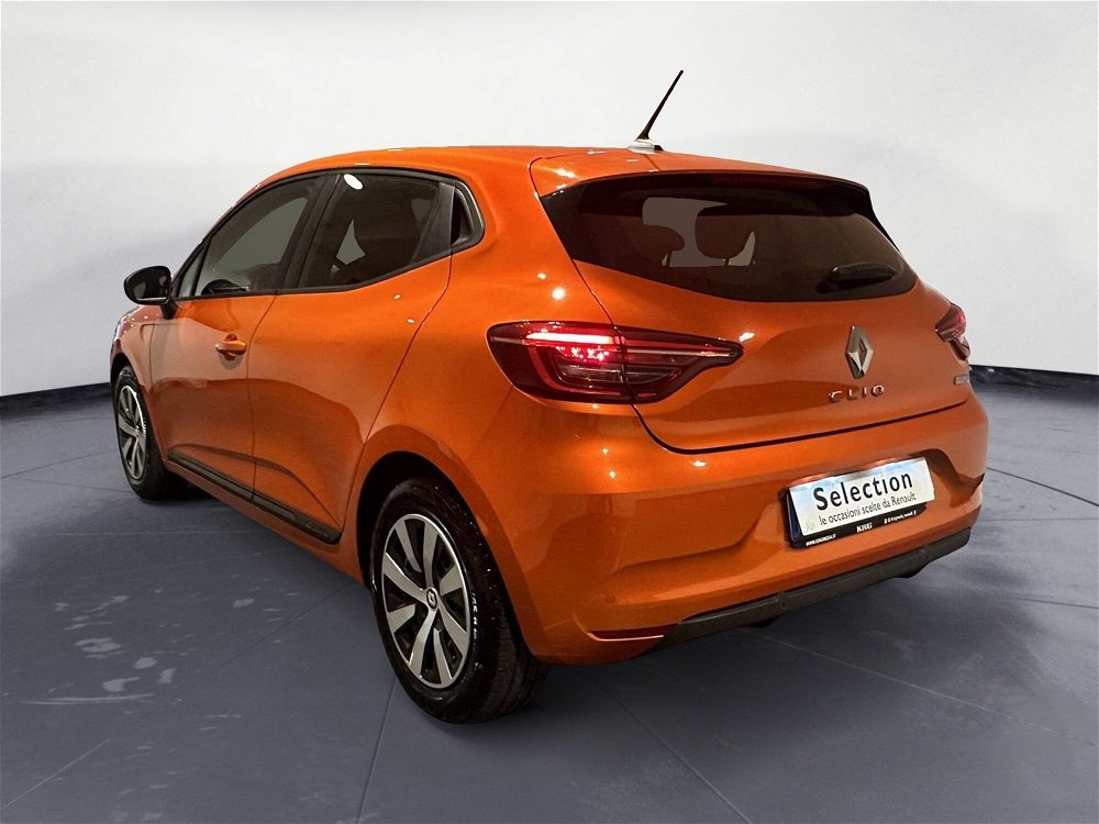 Renault Clio Full Hybrid E-Tech 145 CV 5 porte Equilibre del 2022 usata a Meda (4)