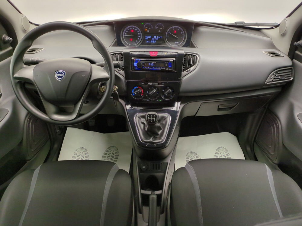 Lancia Ypsilon usata a Avellino (17)