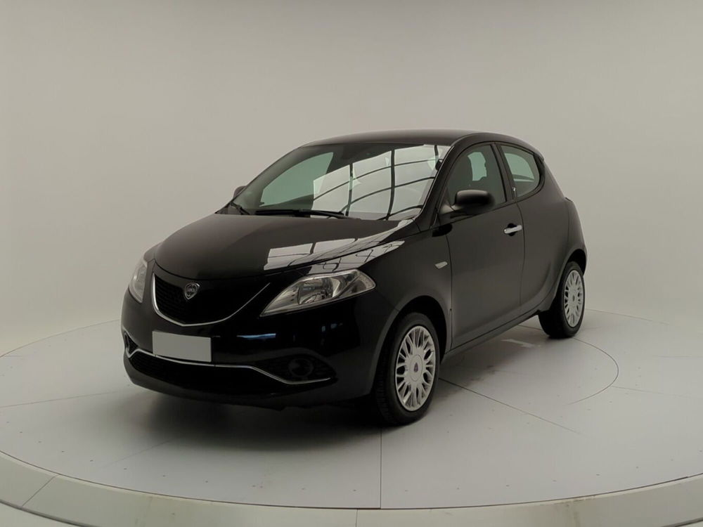 Lancia Ypsilon usata a Avellino (3)