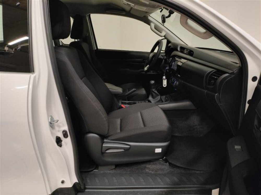 Toyota Hilux 2.D-4D 4WD 2 porte Extra Cab Comfort  nuova a Novara (3)