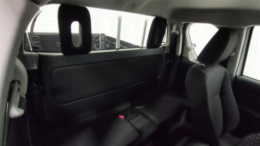 Toyota Hilux 2.D-4D 4WD 2 porte Extra Cab Comfort  nuova a Novara (5)
