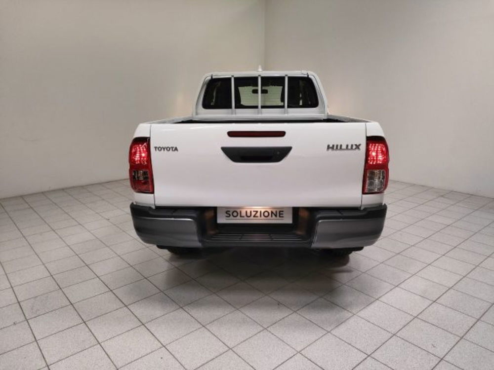 Toyota Hilux nuova a Novara (7)