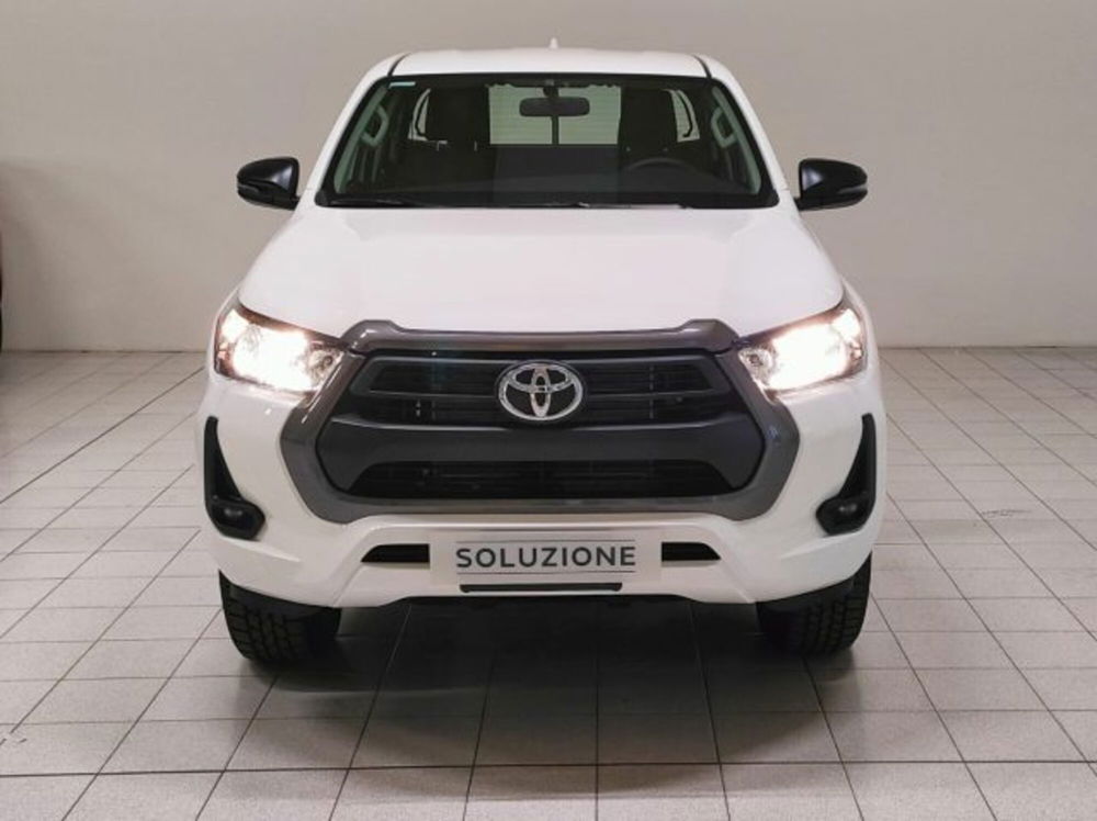 Toyota Hilux nuova a Novara (8)