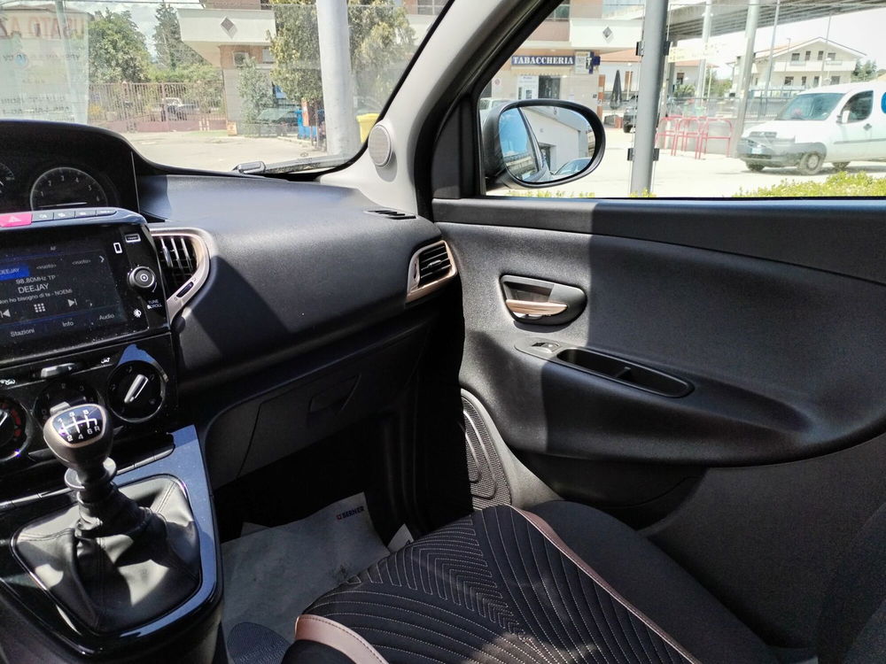 Lancia Ypsilon usata a Chieti (11)