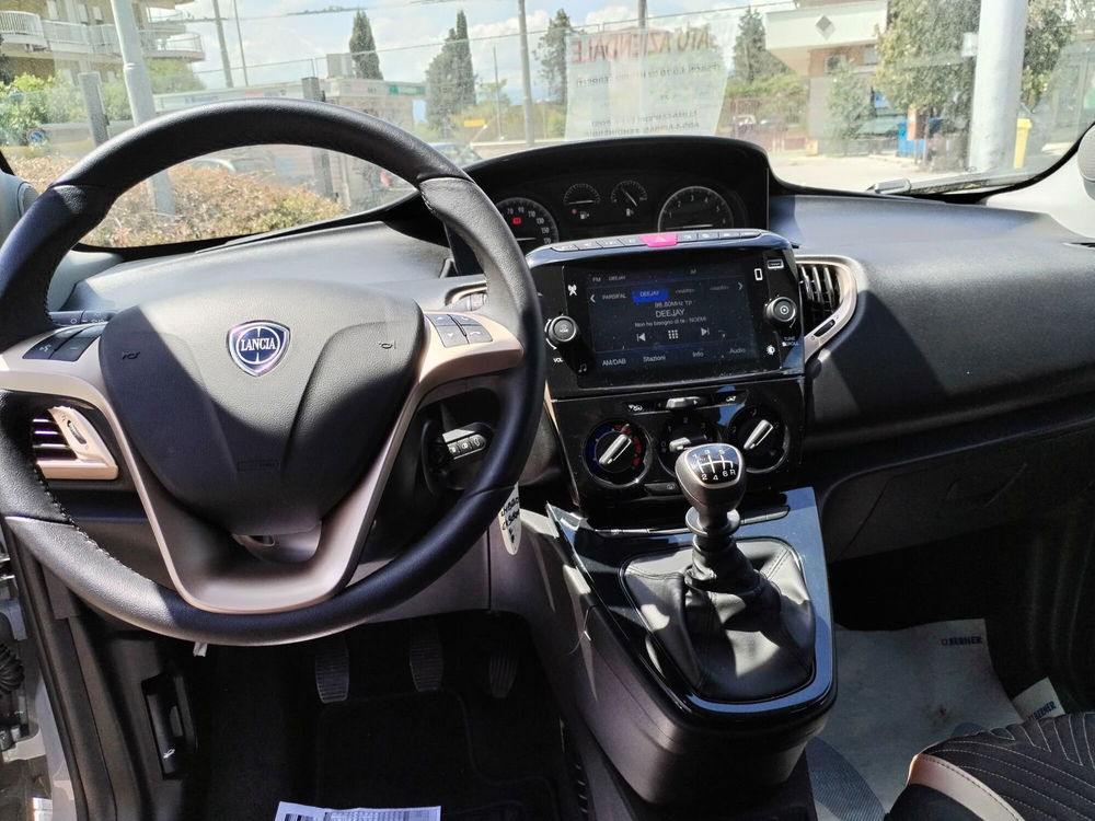 Lancia Ypsilon usata a Chieti (9)