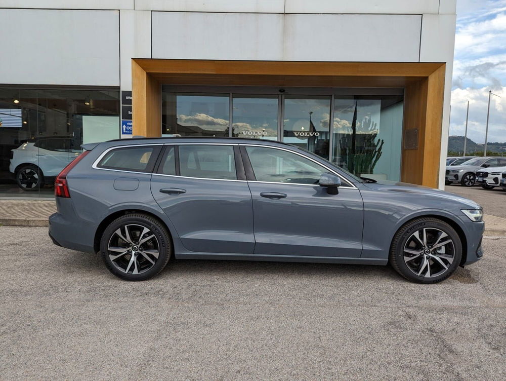 Volvo V60 nuova a Pescara (2)