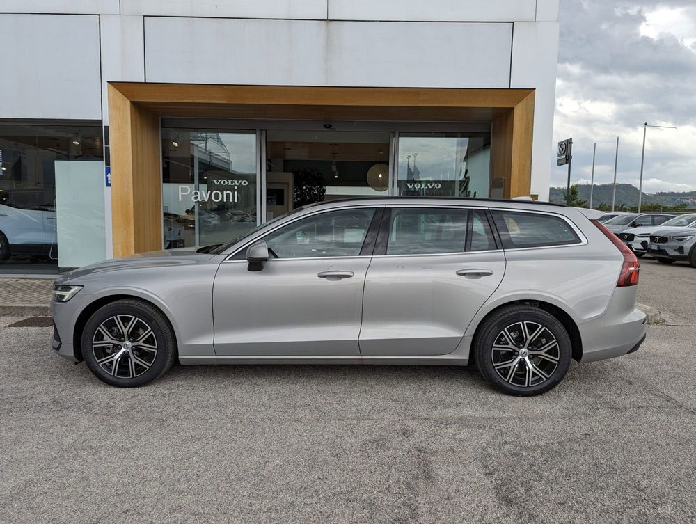 Volvo V60 nuova a Pescara (5)