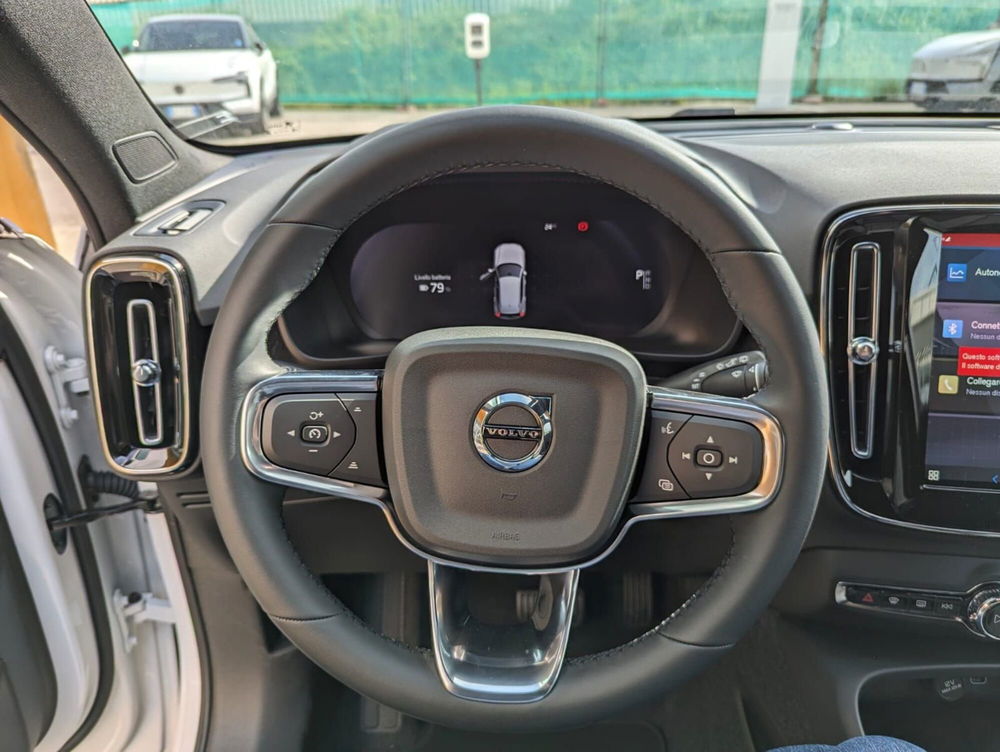 Volvo XC40 nuova a Pescara (12)