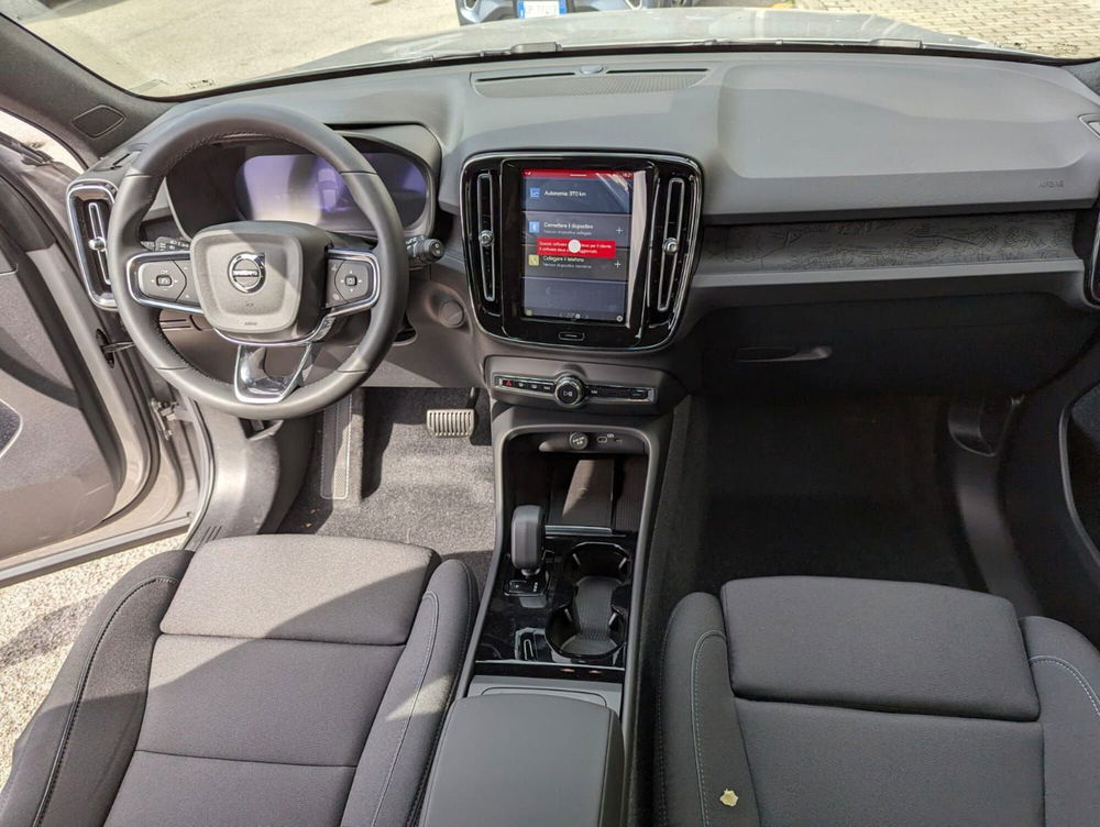 Volvo XC40 nuova a Pescara (11)