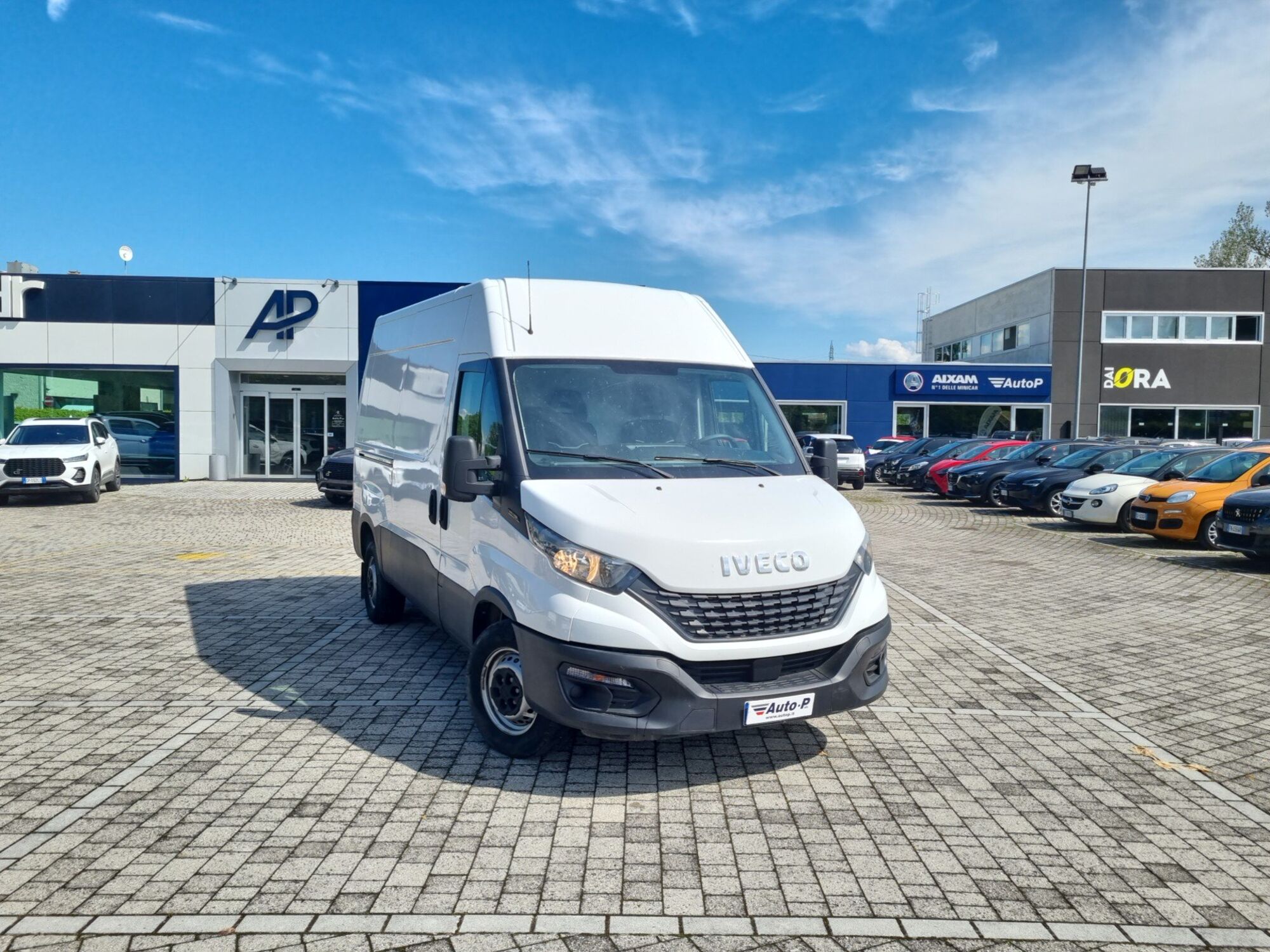 Iveco Daily Telaio 35S12 2.3 HPT PM Cabinato  del 2021 usata a Lucca