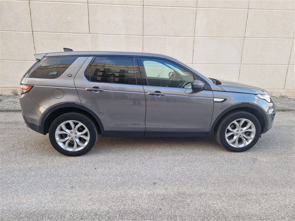 Land Rover Discovery Sport 2.0 TD4 180 CV HSE  del 2016 usata a Marcianise (3)