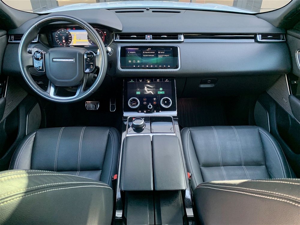 Land Rover Range Rover Velar 3.0 V6 SD6 300 CV R-Dynamic SE del 2018 usata a Bari (4)