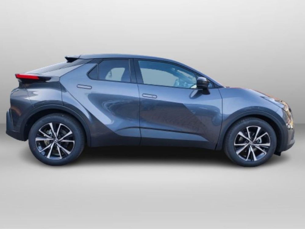 Toyota Toyota C-HR nuova a Lecco (7)