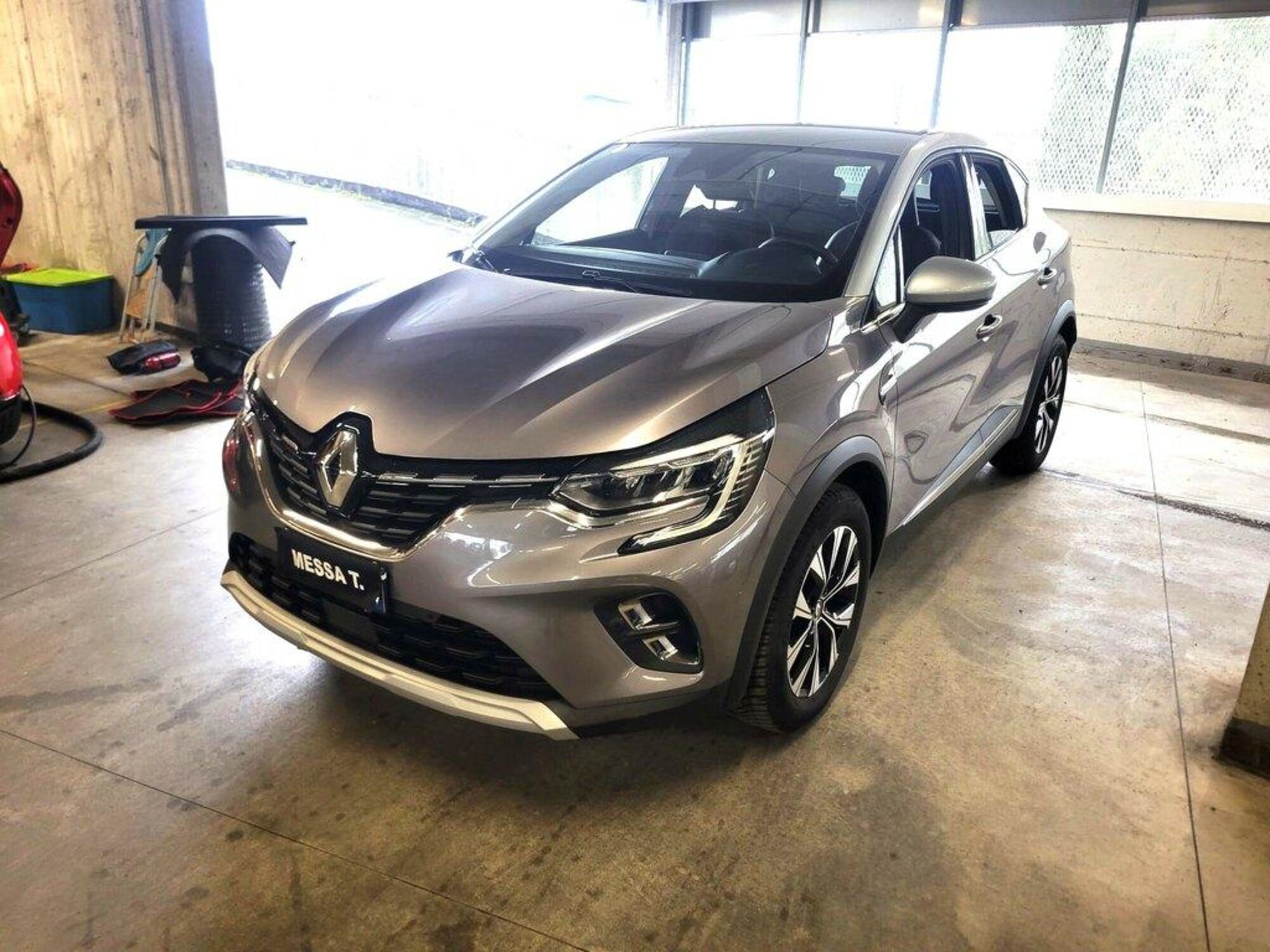 Renault Captur 1.0 tce Techno 90cv del 2023 usata a Monza