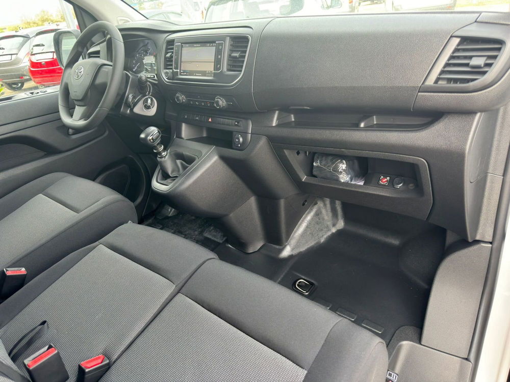 Toyota Proace nuova a Ferrara (8)