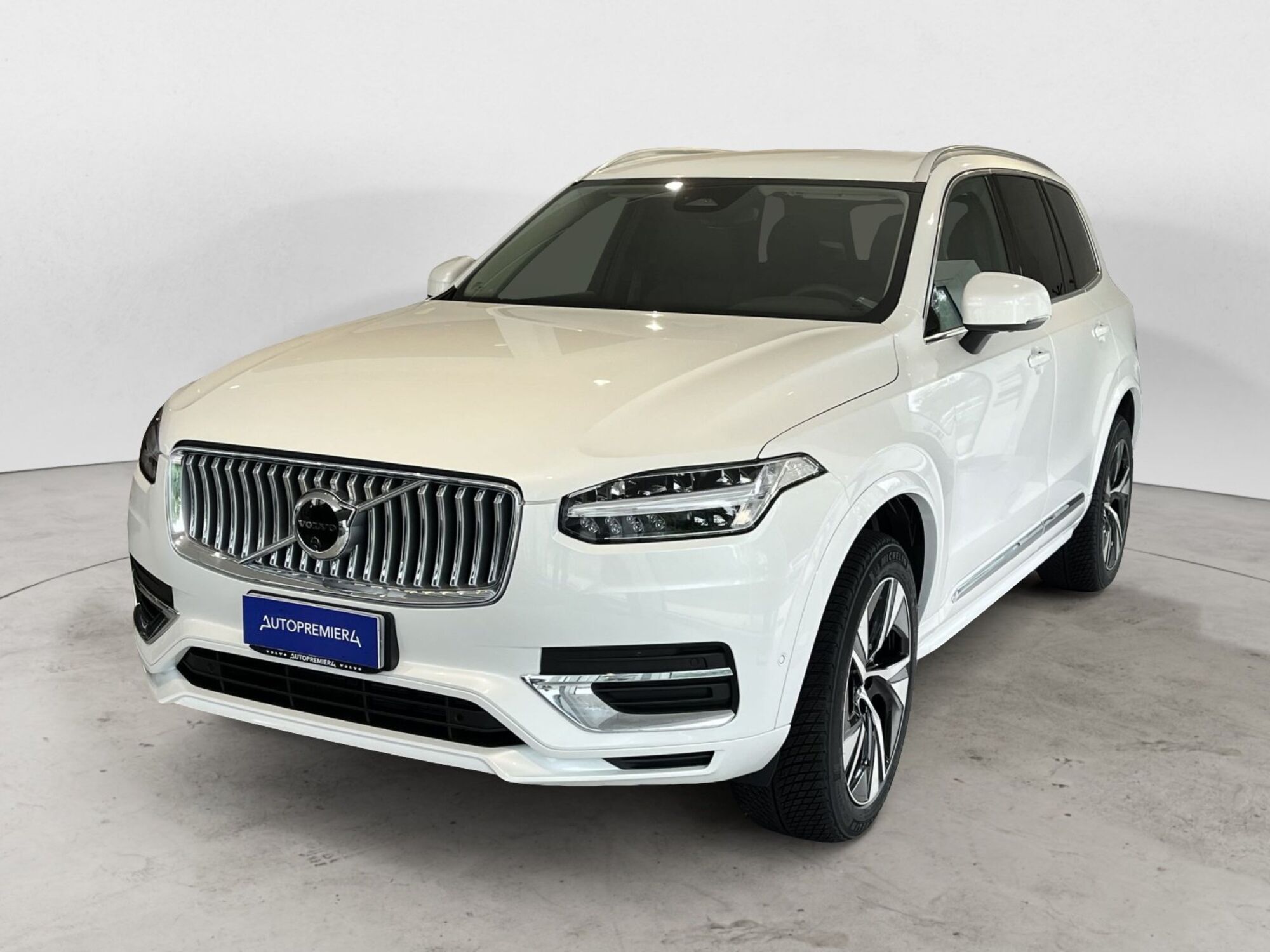 Volvo XC90 B5 (d) AWD automatico 7 posti Plus Bright nuova a Como