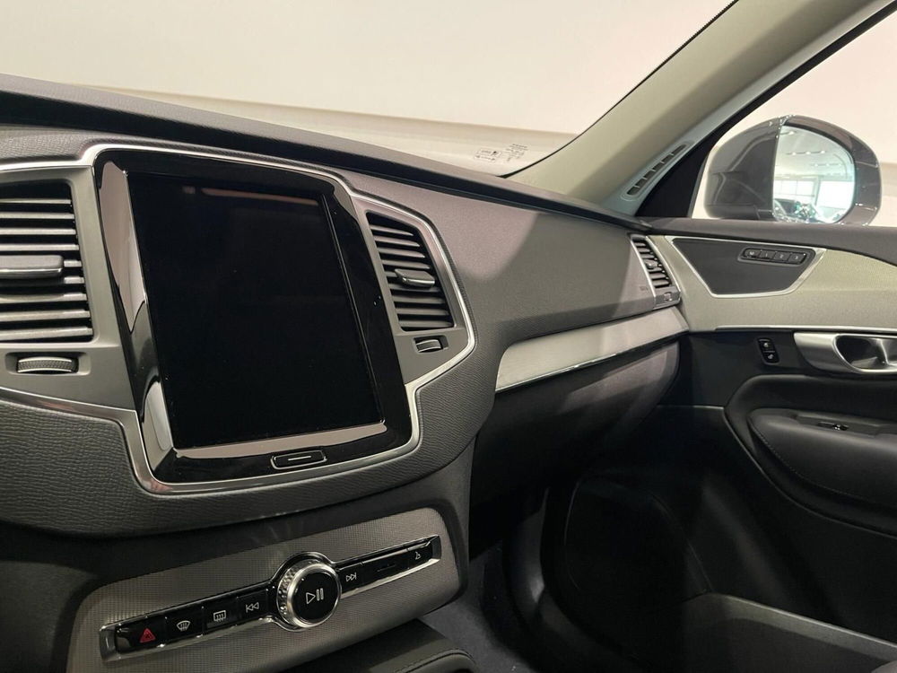 Volvo XC90 nuova a Como (13)