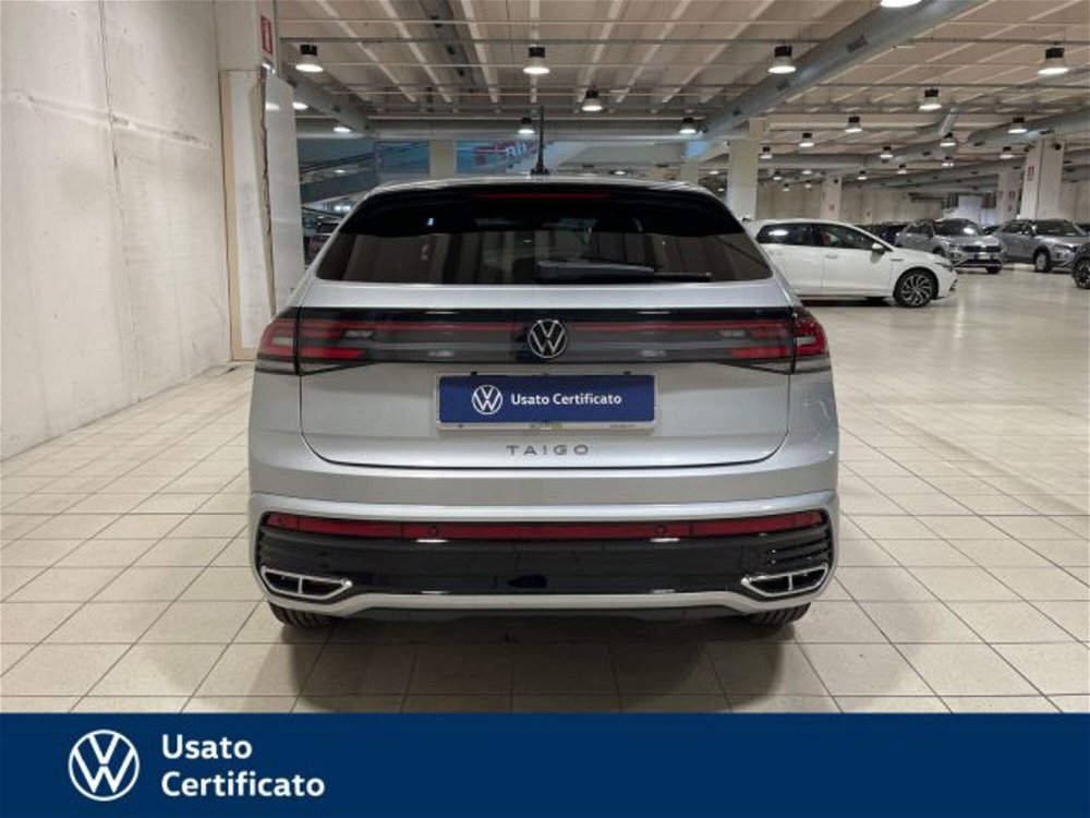 Volkswagen Taigo 1.0 TSI 110 CV DSG R-Line nuova a Arzignano (5)