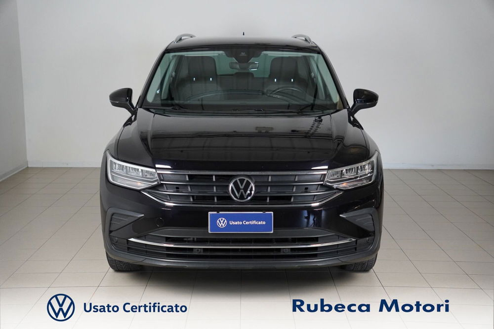 Volkswagen Tiguan 2.0 TDI SCR Life del 2021 usata a Citta' della Pieve (2)
