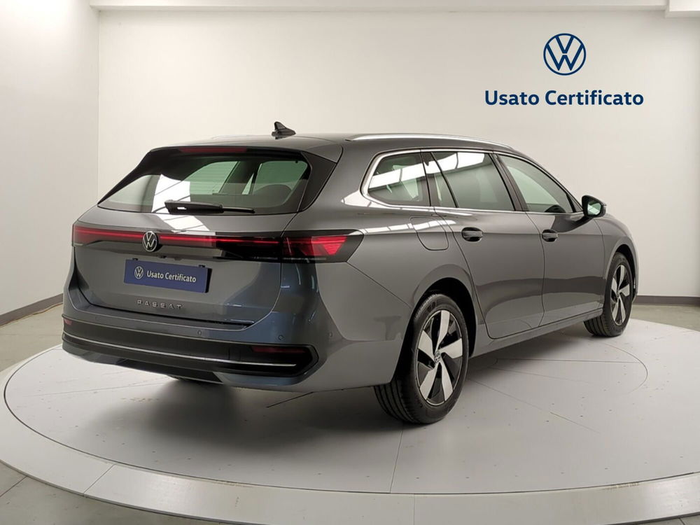 Volkswagen Passat nuova a Avellino (7)