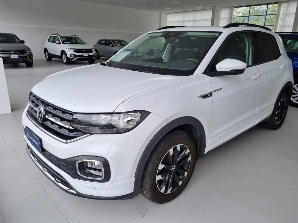 Volkswagen T-Cross 1.0 TSI 110 CV Advanced del 2022 usata a Tito