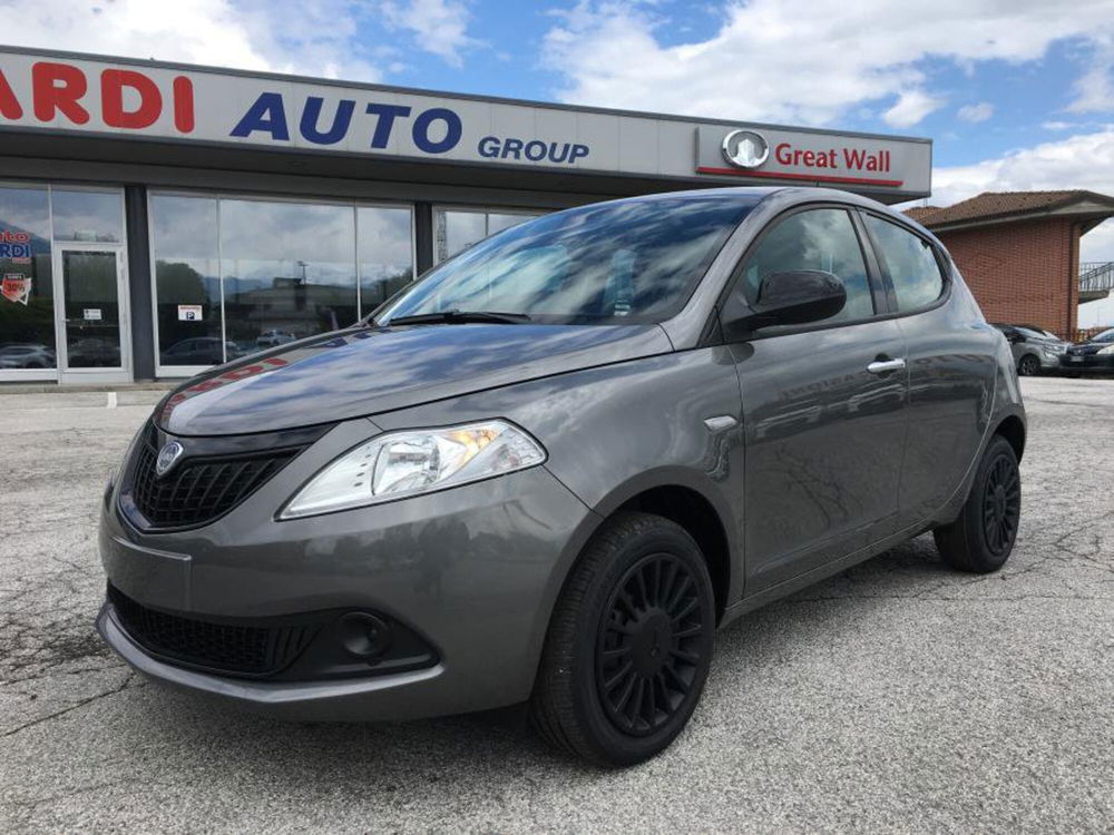 Lancia Ypsilon nuova a Cuneo (4)