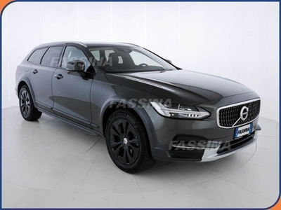 Volvo V90 Cross Country D4 AWD Geartronic Pro  del 2020 usata a Milano