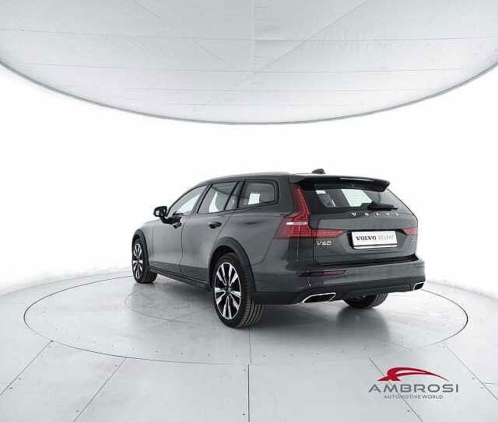 Volvo V60 Cross Country D4 AWD Geartronic Pro  del 2019 usata a Viterbo (4)
