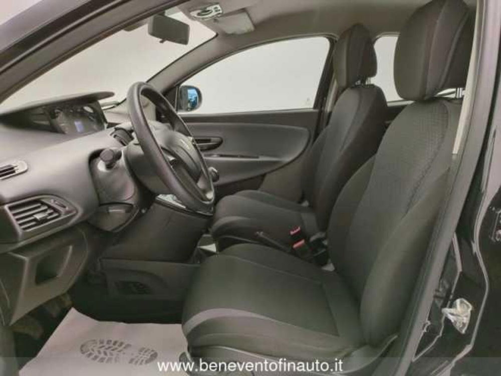 Lancia Ypsilon usata a Avellino (10)