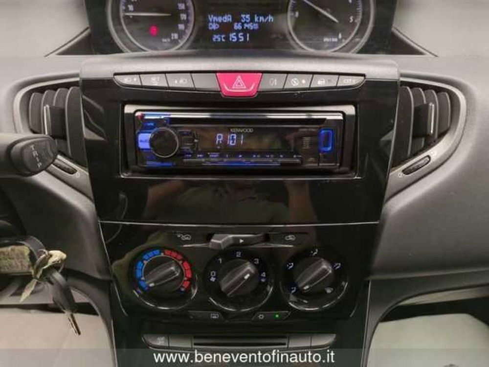 Lancia Ypsilon usata a Avellino (13)