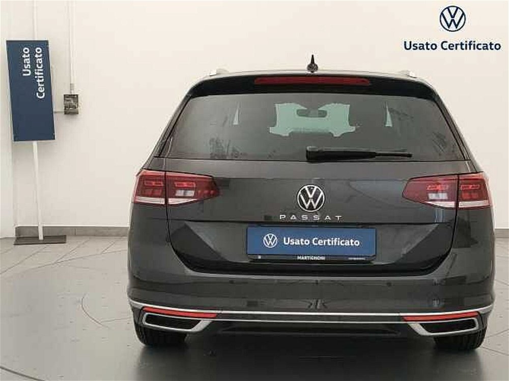 Volkswagen Passat Variant 2.0 TDI SCR EVO DSG Executive nuova a Busto Arsizio (4)