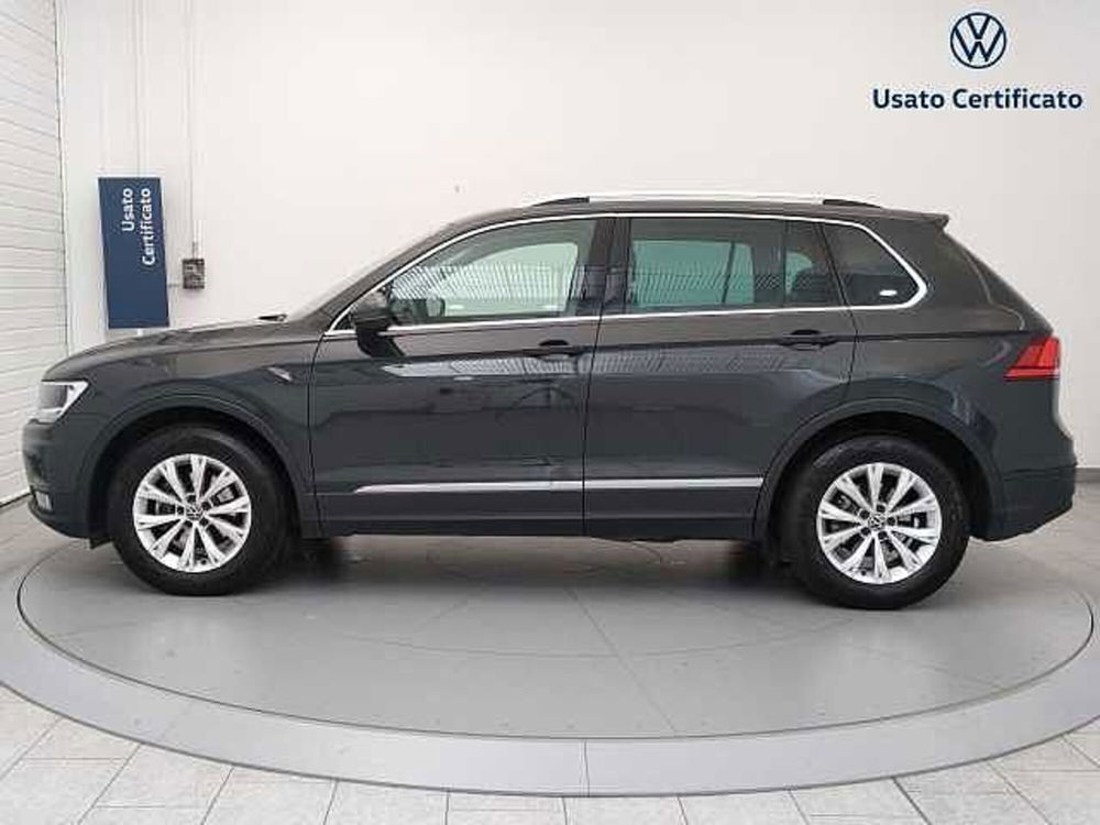 Volkswagen Tiguan 2.0 TDI SCR DSG Business BlueMotion Technology  del 2020 usata a Busto Arsizio (3)