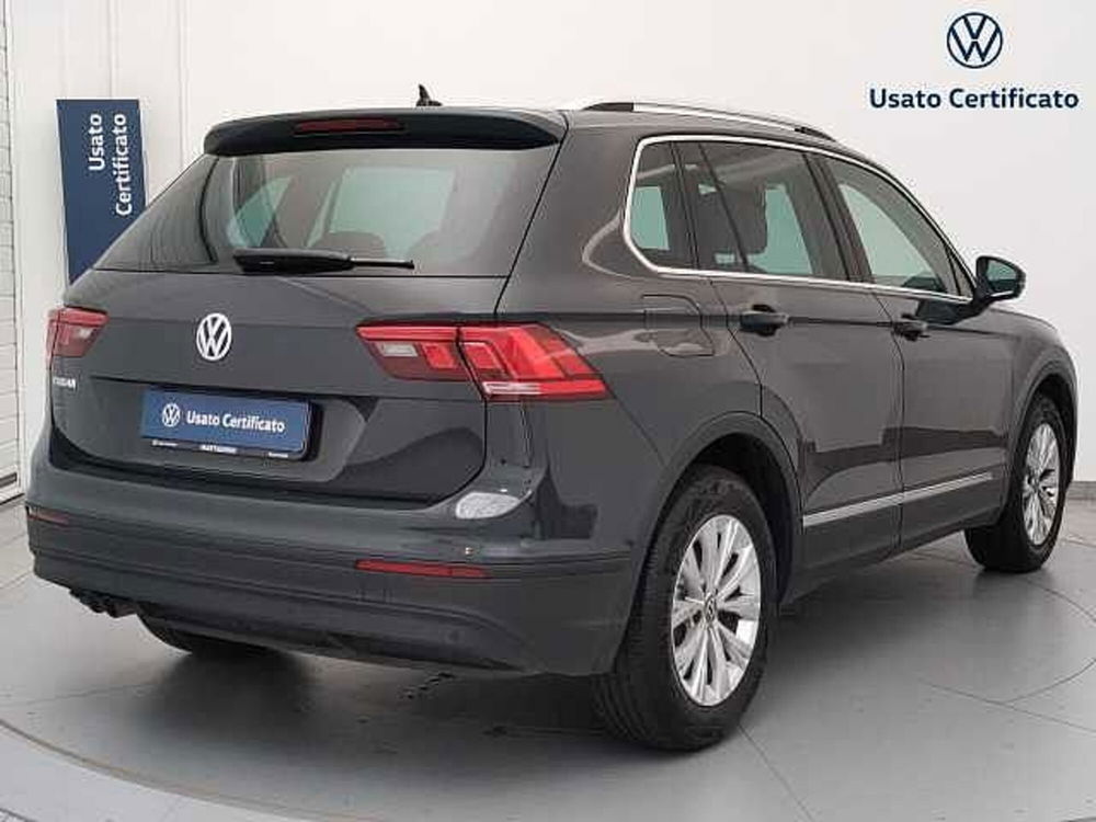 Volkswagen Tiguan 2.0 TDI SCR DSG Business BlueMotion Technology  del 2020 usata a Busto Arsizio (5)