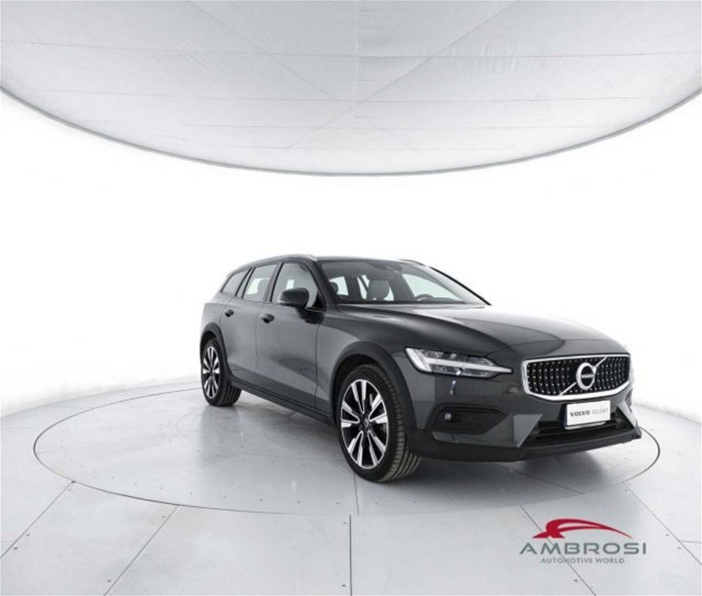 Volvo V60 Cross Country D4 AWD Geartronic Pro  del 2019 usata a Corciano (2)
