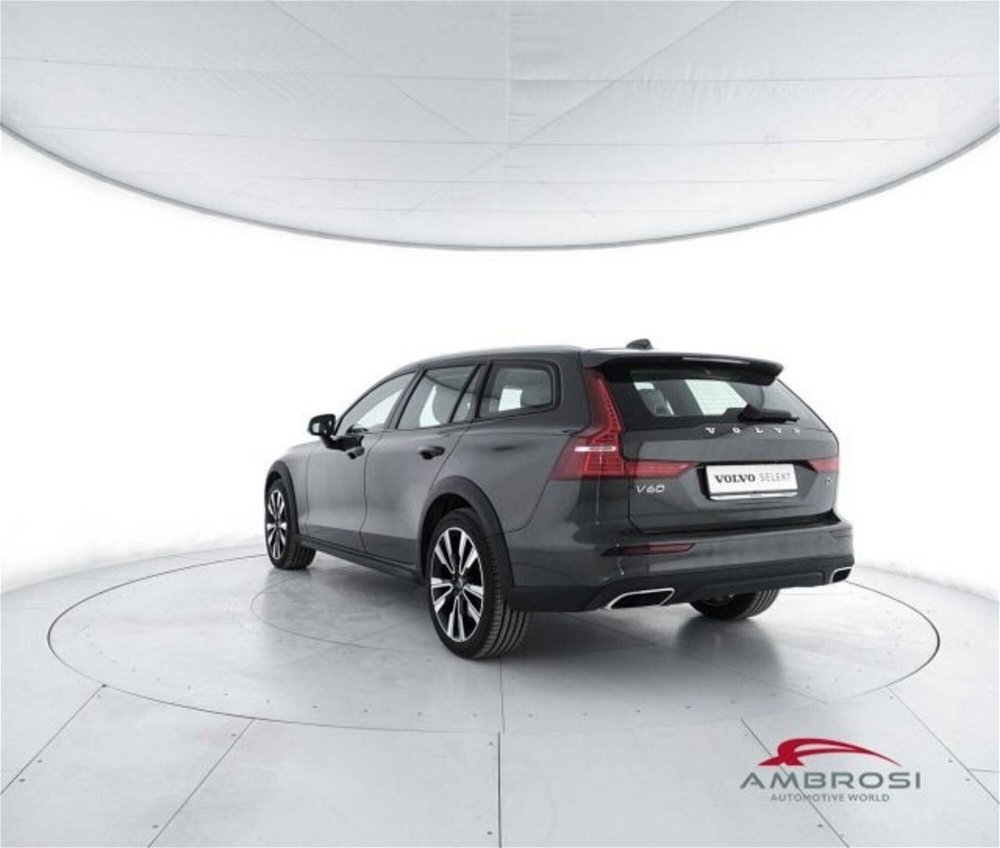 Volvo V60 Cross Country D4 AWD Geartronic Pro  del 2019 usata a Corciano (4)