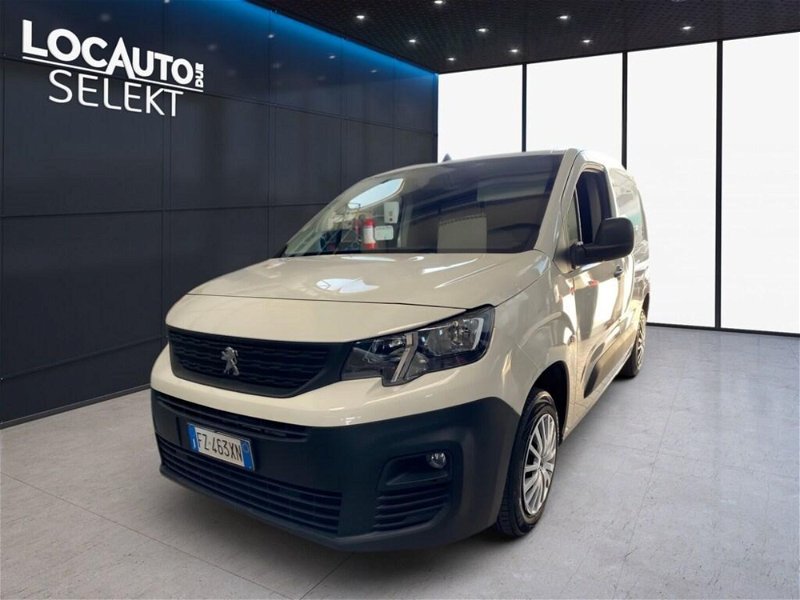 Peugeot Partner Telaio BlueHDi 100 L1 Pian.Cab. isotermico distribuzione del 2019 usata a Torino