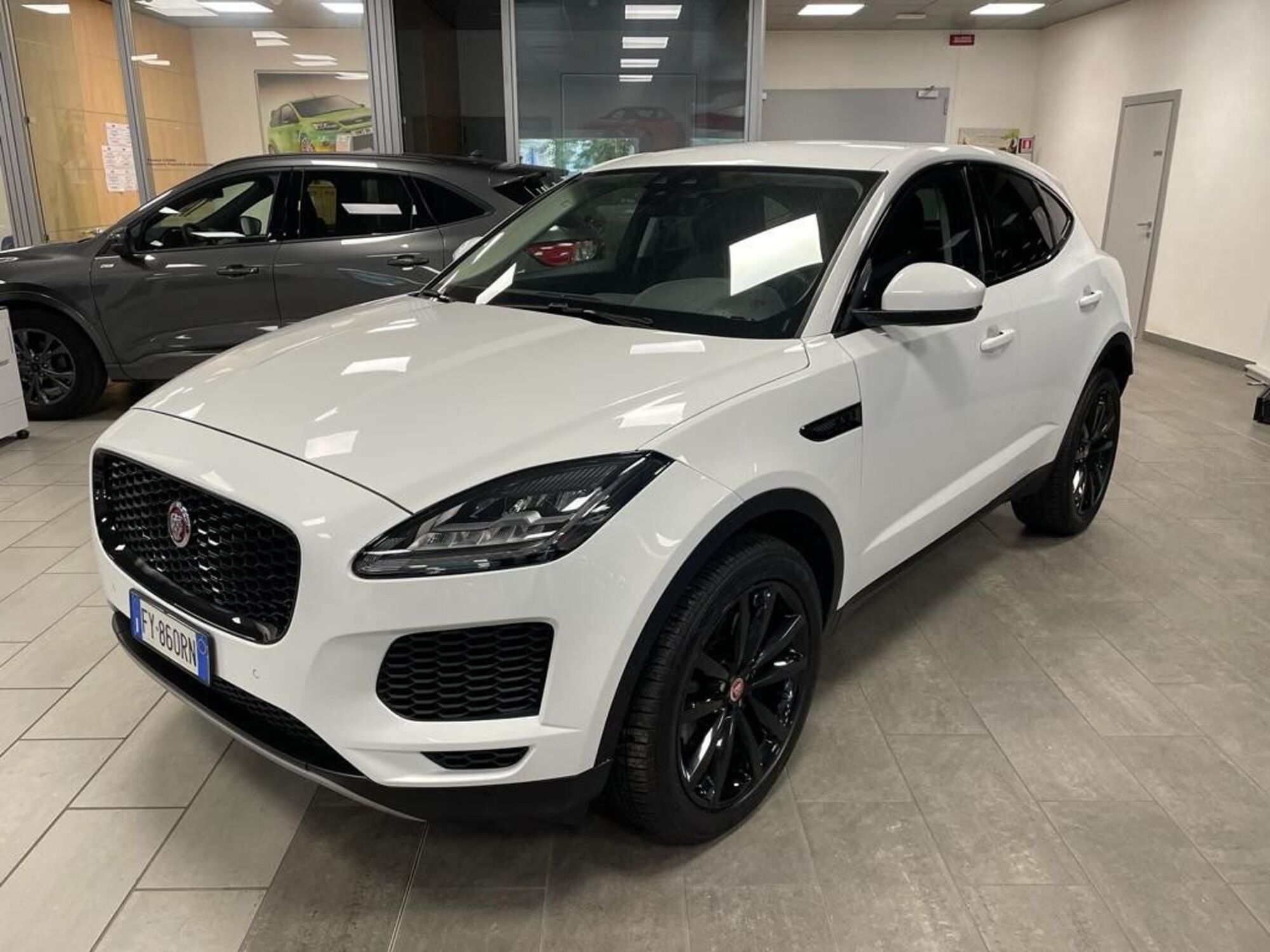 Jaguar E-Pace 2.0D 180 CV AWD aut. S  del 2019 usata a Alessandria